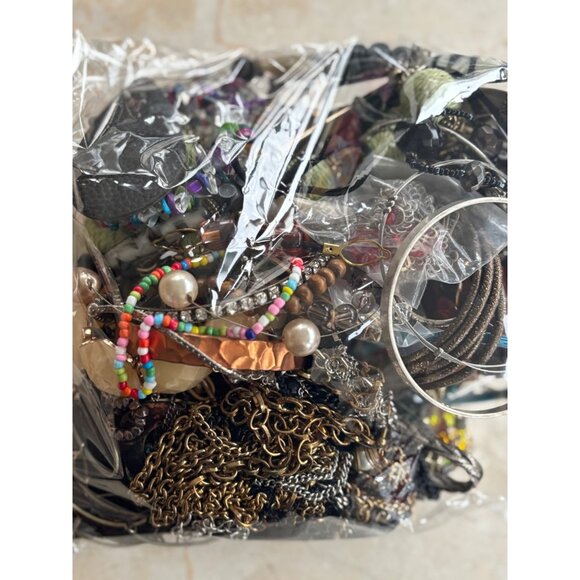 Mixed Craft/Scrap Jewelry Lot 2lbs 7oz For Repurpose/Upcycling - Picture 11 of 11